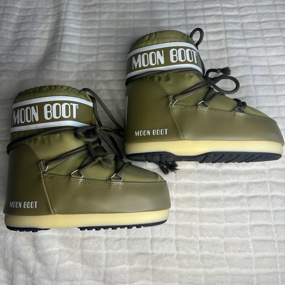 Moon Boots